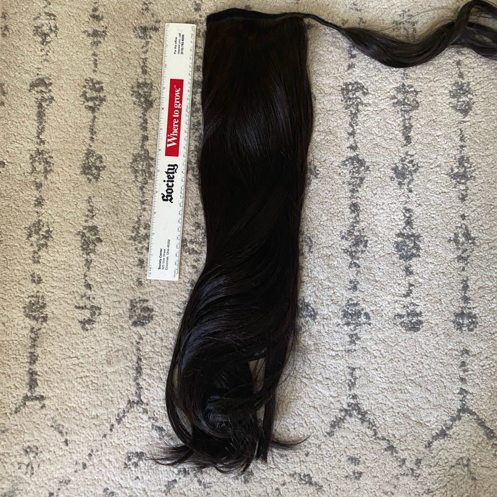 Insert Name Here ponytail